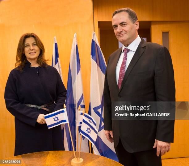 Yisrael Katz, ministre des Renseignements et des Transports, accompagné de Aliza Bin-Noun, ambassadrice d?Israël en France et à Monaco, lors d'une...