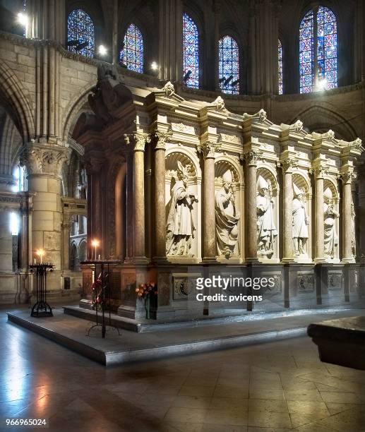 saint - remi basilica - reims cathedral fotografías e imágenes de stock