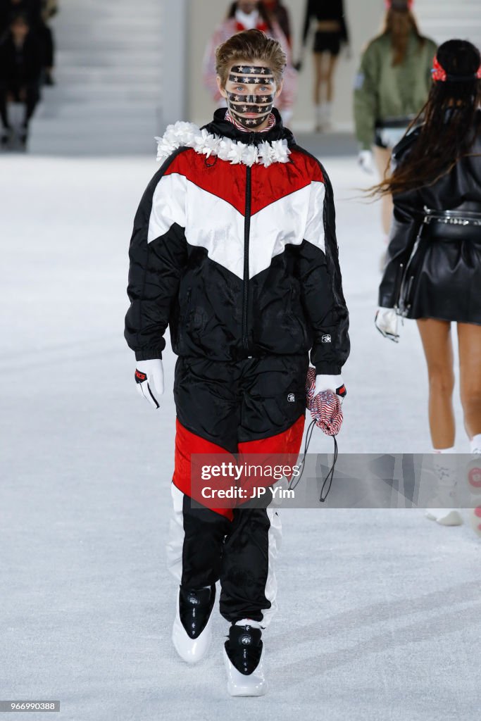 Alexander Wang - Runway - June 2018 - New York Fashion Week