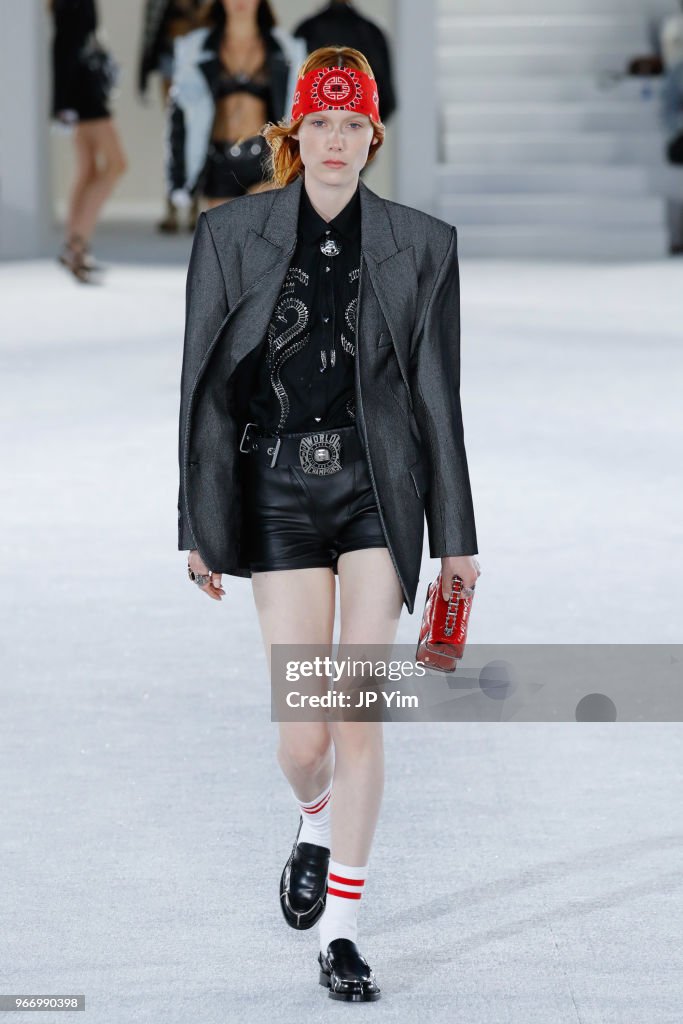 Alexander Wang - Runway - June 2018 - New York Fashion Week