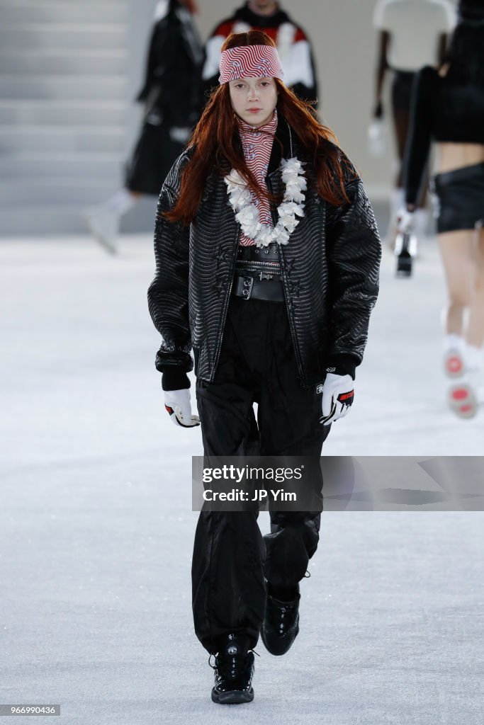 Alexander Wang - Runway - June 2018 - New York Fashion Week