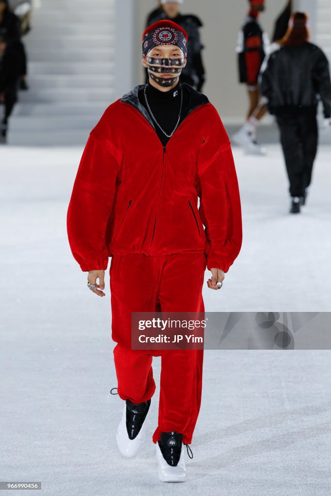 Alexander Wang - Runway - June 2018 - New York Fashion Week