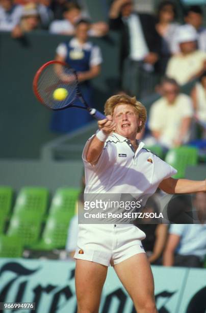 Boris Becker lors des Internationaux de France de tennis à Roland-Garros le 26 mai 1986 à Paris, France.