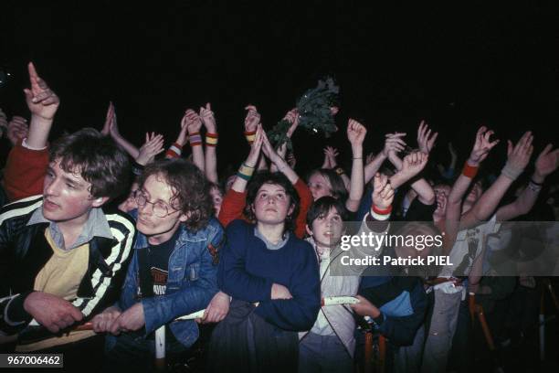 Fans de la chanteuse Nena lors d'un concert à Hambourg le 27 mars 1984 à Hambourg, Allemagne.