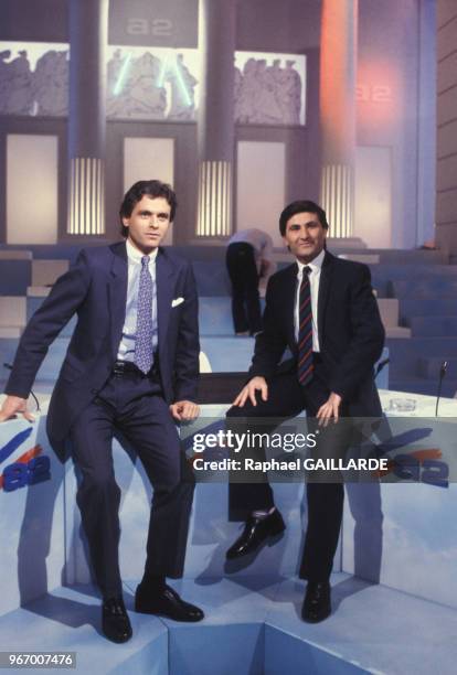 Claude Sérillon et Paul Amar à Antenne 2 lors des élections de 1986. Paris, le 16 mars 1986, France.