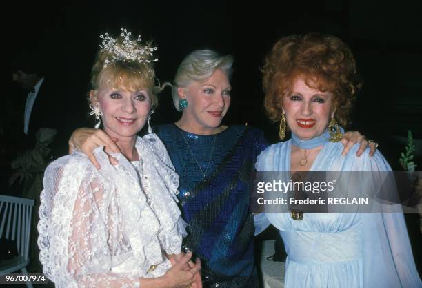 Annie Cordy, Line Renaud et Yvette Horner lors d'une soirée le 31 mars 1988 à Paris, France.