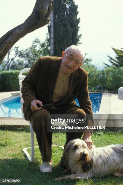 Charles Vanel chez lui sur la Côte d'Azur le 14 mai 1985, France.