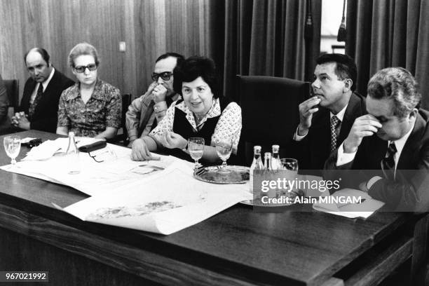 Le premier ministre portugais Maria de Lourdes Pintasilgo et ses ministres lors d'une conférence à Lisbonne le 15 septembre 1979, Portugal.