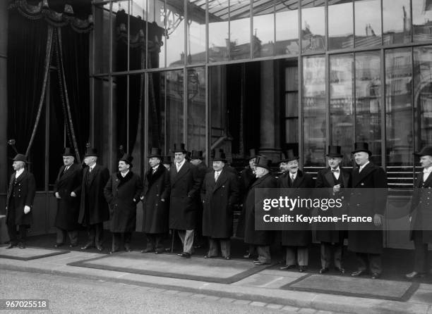 Les ministres du gouvernement venus présenter leurs voeux au Président de la République, à Paris, France, le 31 décembre 1935.