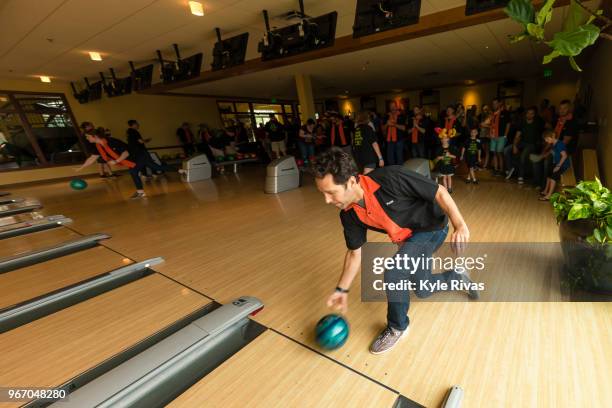 Paul Rudd bowls at Pinstripes during the Big Slick Celebrity Weekend benefitting Children's Mercy Hospital of Kansas City on June 02, 2018 in...