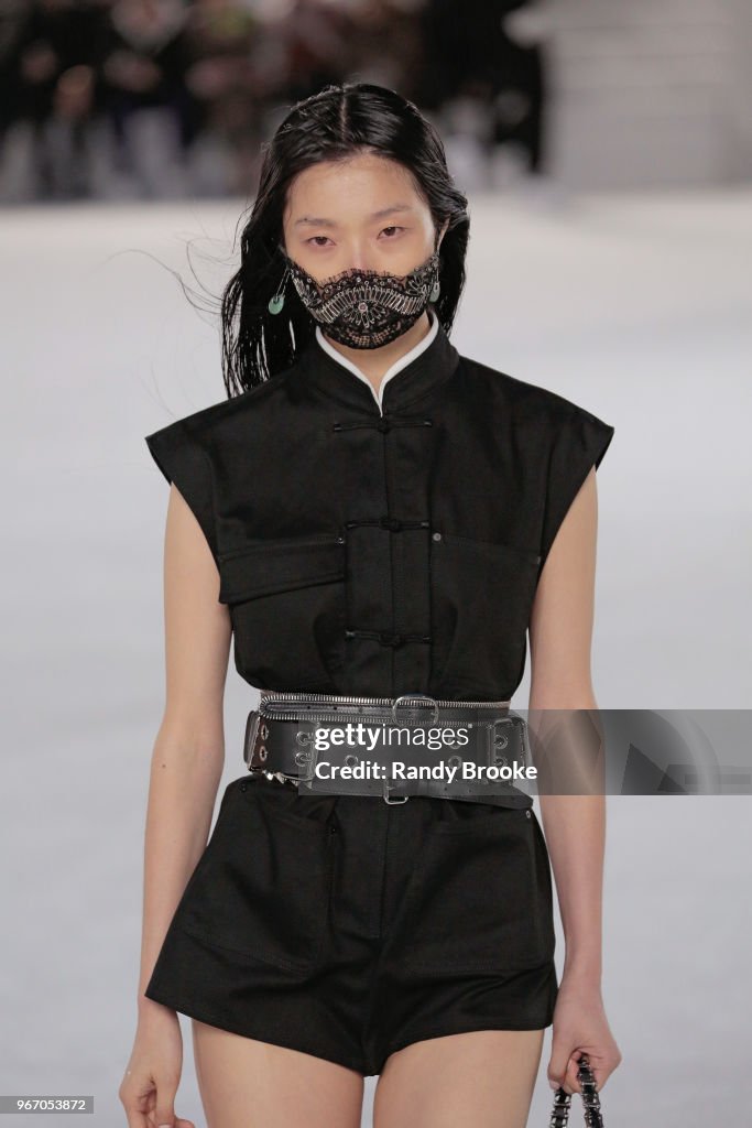 Alexander Wang - Runway - June 2018 - New York Fashion Week