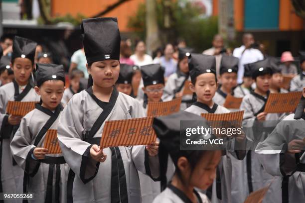 Di Zi Gui Ruler Di Zi Gui Photos and Premium High Res Pictures - Getty Images