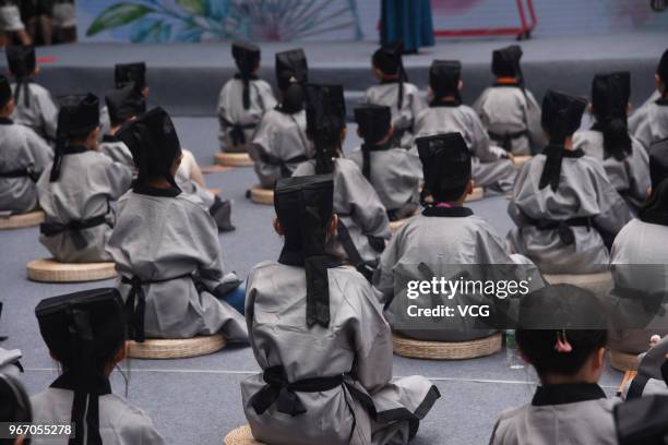 Di Zi Gui Ruler Di Zi Gui Photos and Premium High Res Pictures - Getty Images
