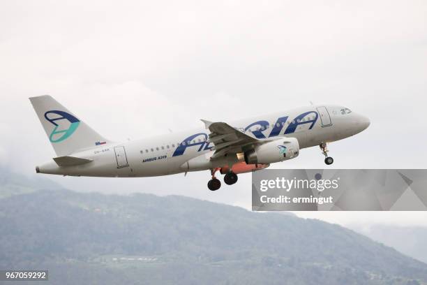 adria airways airbus a319-132 s5-aar - adria tour stock pictures, royalty-free photos & images