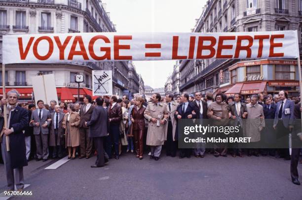 Manifestation des professionnels du tourisme à Paris, le 30 mars 1983, France.