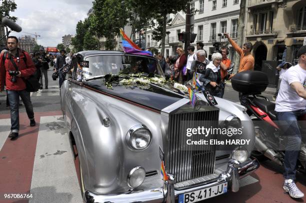 Defile annuel de la 'Marche des Fiertes' qui s'est d'abord appelee Gay Pride, puis la Lesbian and Gay Pride, puis LGBT Pride pour finalement...