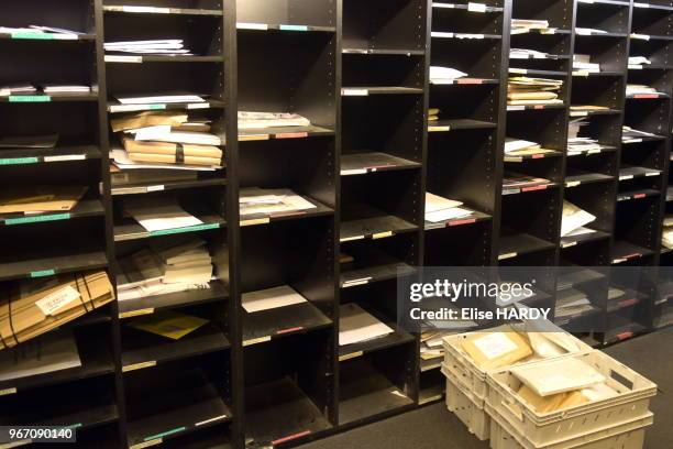 Casiers du courrier dans les anciens bureaux du journal 'Libération' lors du déménagement le 18 décembre 2015, Paris, France.