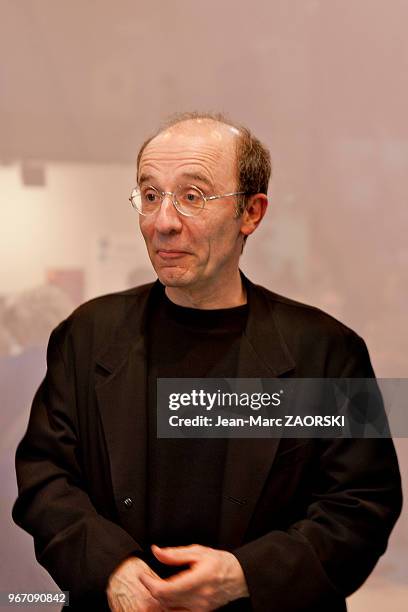 Le dessinateur belge Philippe Geluck, auteur de la série de bande dessinée 'Le Chat', lors du salon du livre le 15 mars 2008 à Paris, France.