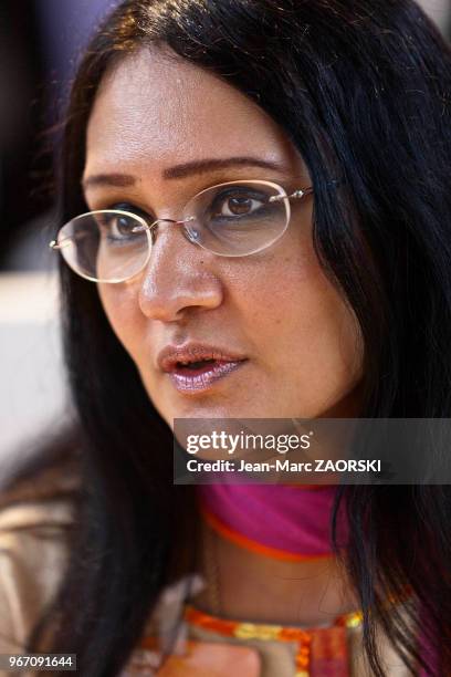 Portrait d'Ananda Devi, femme de lettres mauricienne, à l'occasion du Salon du Livre, à Paris en France le 25 mars 2007.