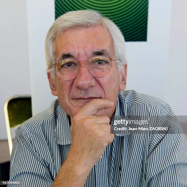 Portrait de Pascal Manoukian, journaliste grand reporter français qui a couvert la plupart des grands conflits qui ont secoué la planète entre 1975...