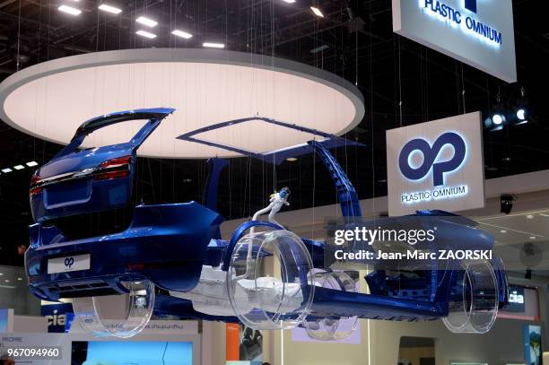 Sur le stand de la société Plastic Omnium lors du Mondial de l'Automobile, à Paris en France le 29 septembre 2016. Plastic Omnium est le premier...