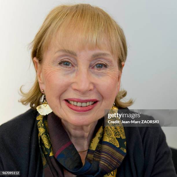 Portrait de Michèle Kahn, journaliste et écrivain française, auteur de littérature sur la Shoah, lauréate du prix Joseph-Kessel, ici à l'occasion de...