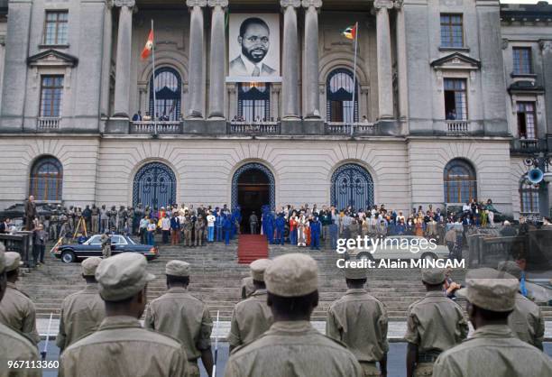 Portrait du nouveau président Samora Machel lors de la proclamation de l'indépendance du pays le 25 juin 1976 à Maputo, Mozambique.