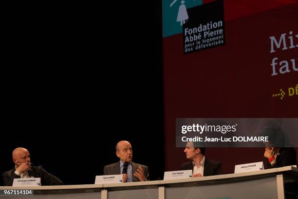 Christophe Robert, délégué général de la fondation Abbé Pierre, Alain Juppé, maire de Bordeaux, Eric Priolle, maire de Grenoble et la journaliste...