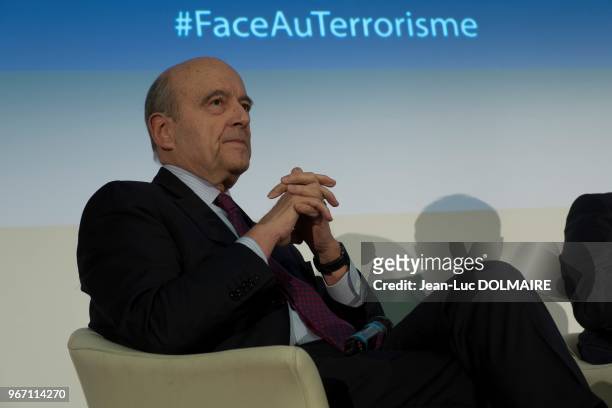 Alain Juppé à l'Ecole des Mines, sous l'égide de l'Institut Montaigne lors d'aun débat sur le thème 'La France face au terrorisme' le 26 janvier...