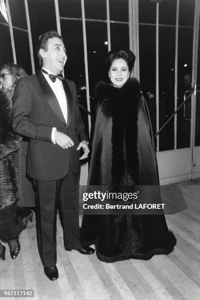 Dewi Sukarno assiste à la soirée donnée en l'honneur de Michèle Morgan qui joue dans 'Cheri' de Colette, le 31 janvier 1982 à Paris, France.