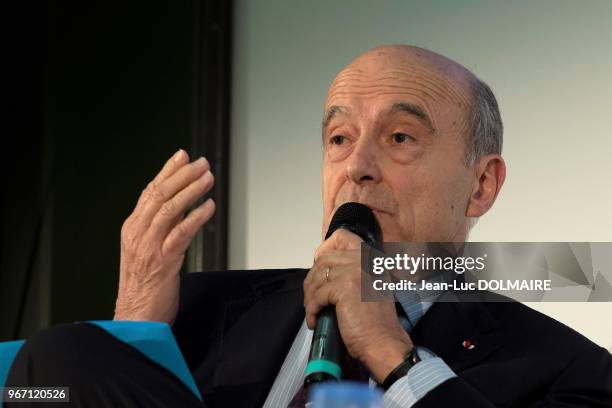 Alain Juppé à l'Ecole des Mines, sous l'égide de l'Institut Montaigne lors d'aun débat sur le thème 'La France face au terrorisme' le 26 janvier...