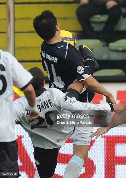 Jonathan Biabiany of Parma battles for the ball with Cristian Ledesma of Lazio during the Serie A match between Parma FC and SS Lazio at Stadio Ennio...