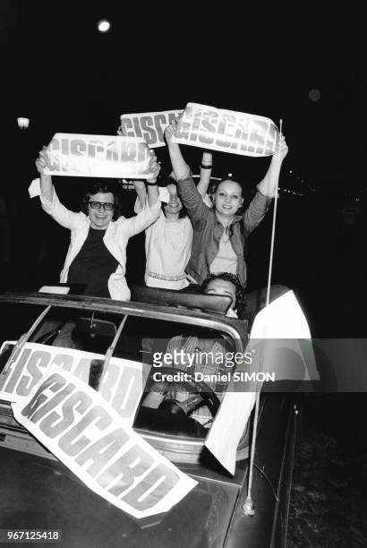 Supporters de Valéry Giscard d'Estaing lors de son élection présidentielle le 19 mai 1974 à Paris, France.