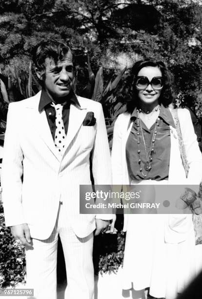 Jean-paul Belmondo et Laura Antonelli au Festival de Cannes le 15 mai 1974 à Cannes, France.