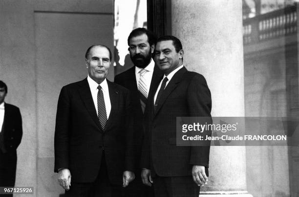 François Mitterrand, président de la République Française, reçoit, à l'Elysée, Hosni Moubarak, président de la République Egyptienne, le 26 septembre...