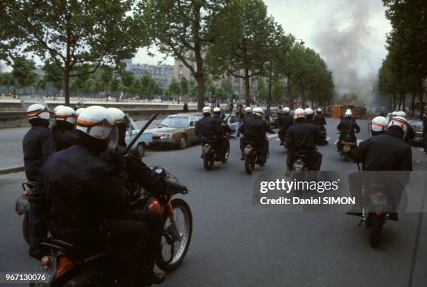 Brigade motorisee volante lors de la manifestation etudiante contre le projet de reforme de l'enseignement du Ministre de l'Education nationale Alain...