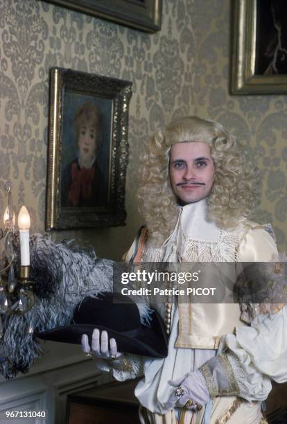 Acteur français Francis Huster habillé pour la pièce 'Don Juan' le 28 mai 1979 à Paris, France.
