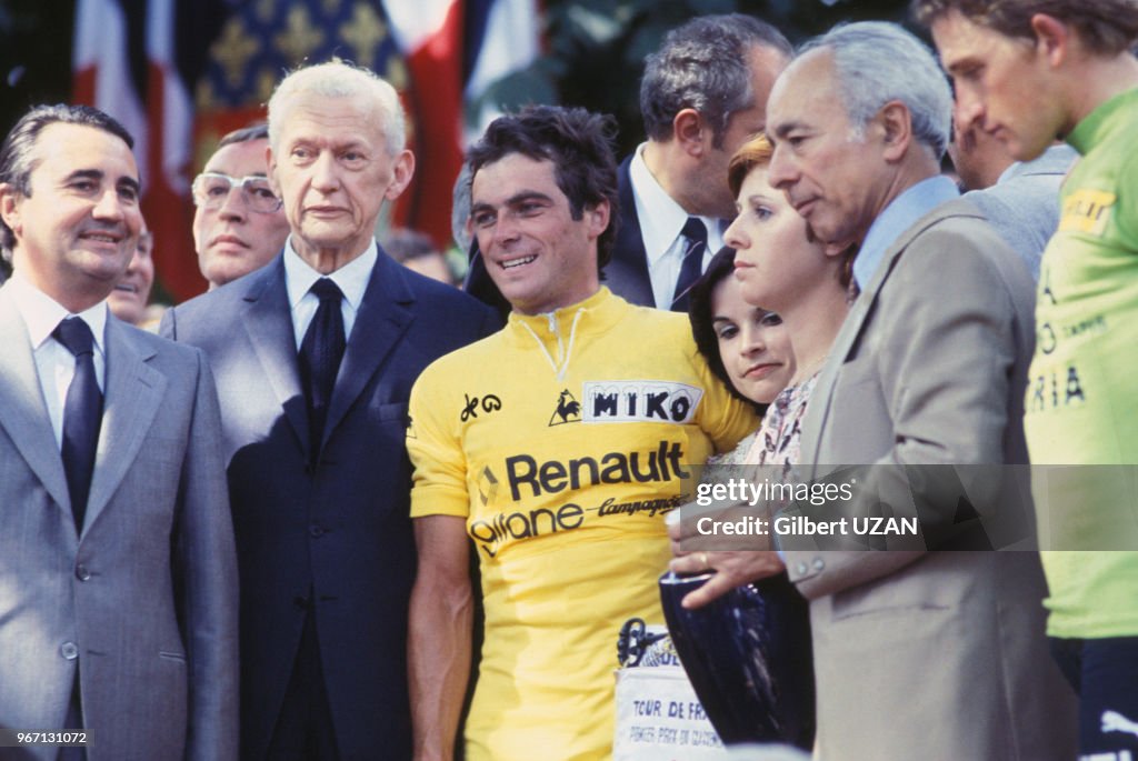 Bernard Hinault remporte le Tour de France