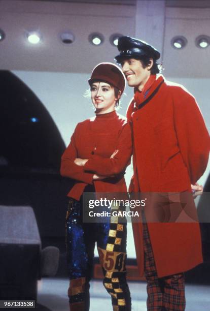 Les Rita Mitsouko -Catherine Ringer et Fred Chichin - sur un plateau de télévision le 22 septembre 1986 à Paris, France.