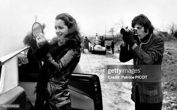 Romy Schneider et Gabriele Tinti sur le tournage du film 'Qui' réalisé par Léonard Keigel, le 19 février 1970 en France.