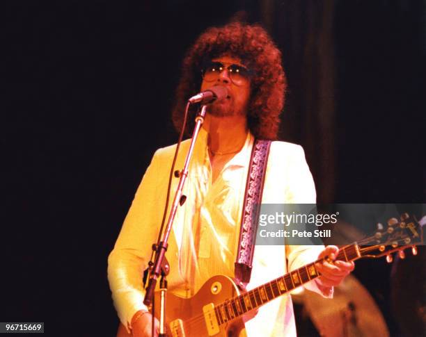 Jeff Lynne of The Electric Light Orchestra performs on stage at Wembley Arena on June 9th, 1978 in London, United Kingdom. He plays a Gibson Les Paul...