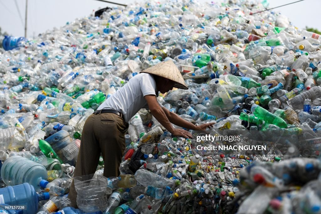 TOPSHOT-VIETNAM-ENVIRONMENT-PLASTIC