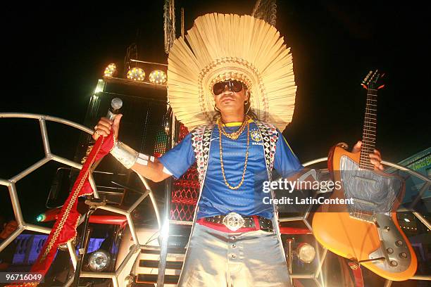 Singer Carlinhos Brown wears the new Brazil's t-shirt during his performance at his Camarote Andante at Osmar circuit on February 14, 2010 in...