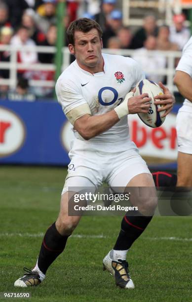 Mark Cueto of England runs with the ball during the RBS Six Nations match between Italy and England at Stadio Flaminio on February 14, 2010 in Rome,...