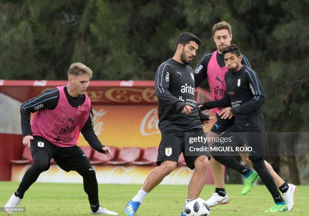 FBL-WC-2018-URU-TRAINING