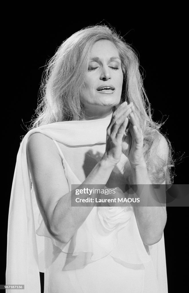 Portrait De Dalida Lors D une mission De T l vision Le 14 F vrier portrait-de-dalida-lors-d-une-mission-de-t-l-vision-le-14-f-vrier