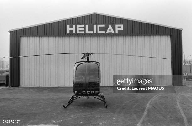 Hélicoptère 'Ecureuil' de la société Helicap utilisé par deux malfaiteurs pour une évasion de la prison de Fleury-Mérogis le 27 février 1981, France.