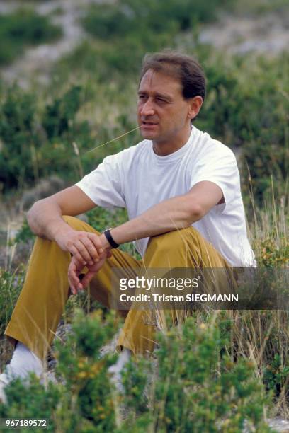 Portrait de Bertrand Delanoe dans le Vaucluse le 19 août 1985 en France.