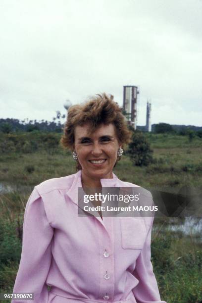 Edith Cresson lors du lancement de la fusée Ariane à Kourou le 22 mai 1984, Guyane française.