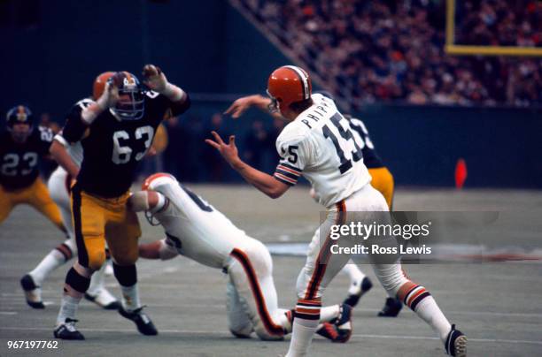 Forward Pass In Football Forward Pass Throwing Photos and Premium High Res Pictures - Getty Images